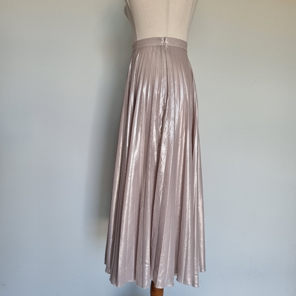 Forever New Metallic Beige Pleated Midi Skirt fits Size 14 - Picture 3 of 9